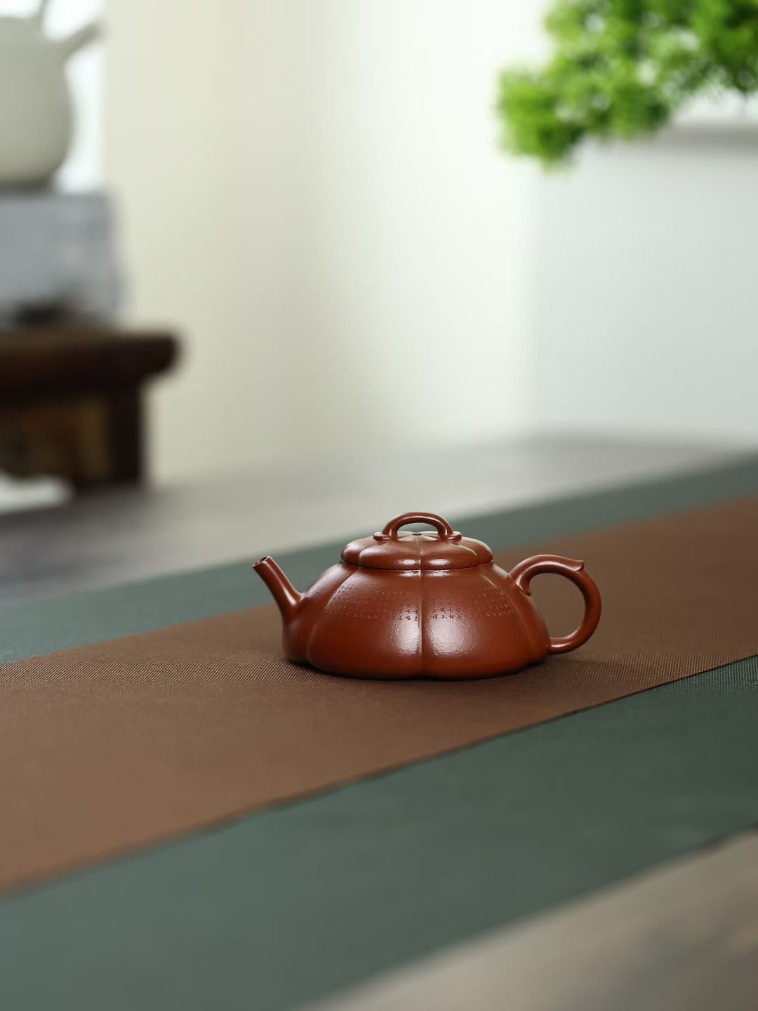 Ấm Hải Đường Hồ · chu sa 2