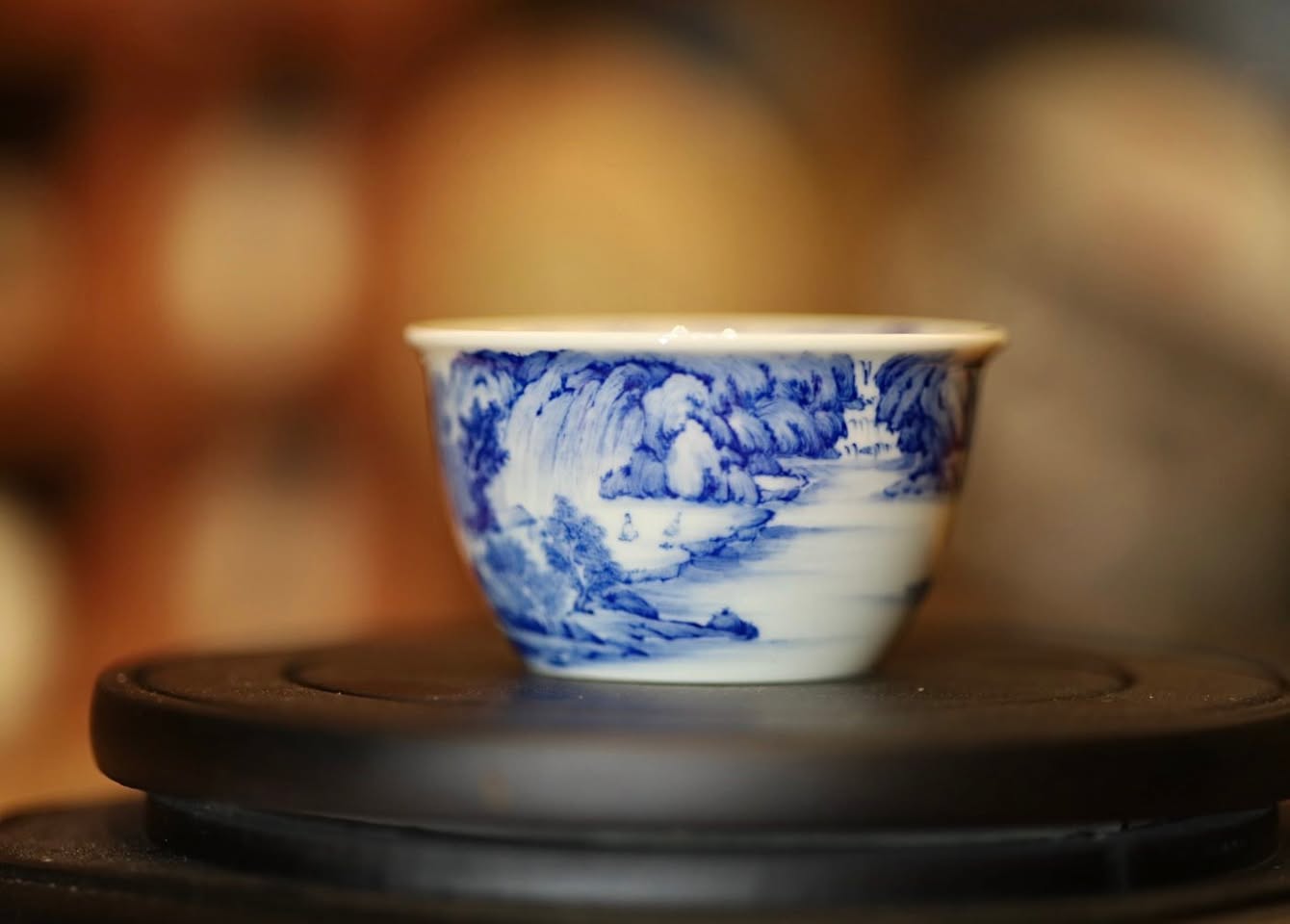 Chén chủ