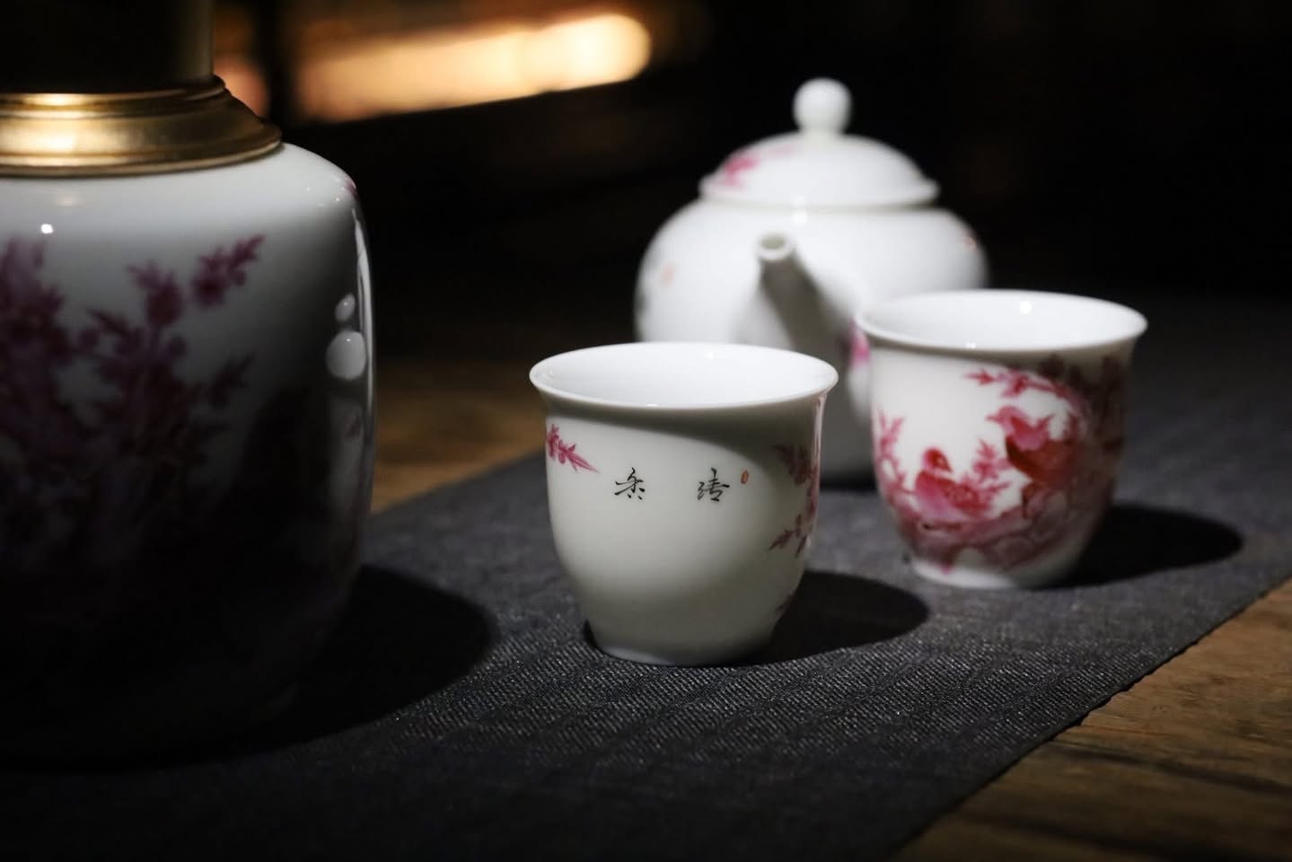 Hũ Đựng Trà Vẽ Tay 3