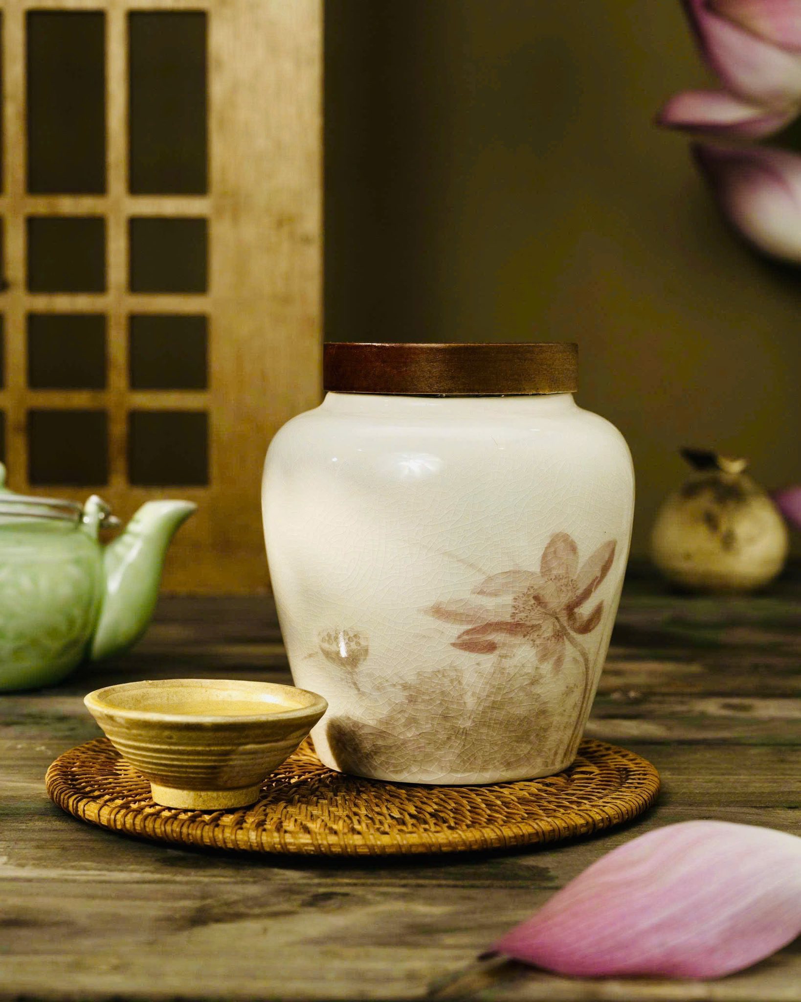 Ấm nước sôi vừa, chén nhỏ xinh, 3