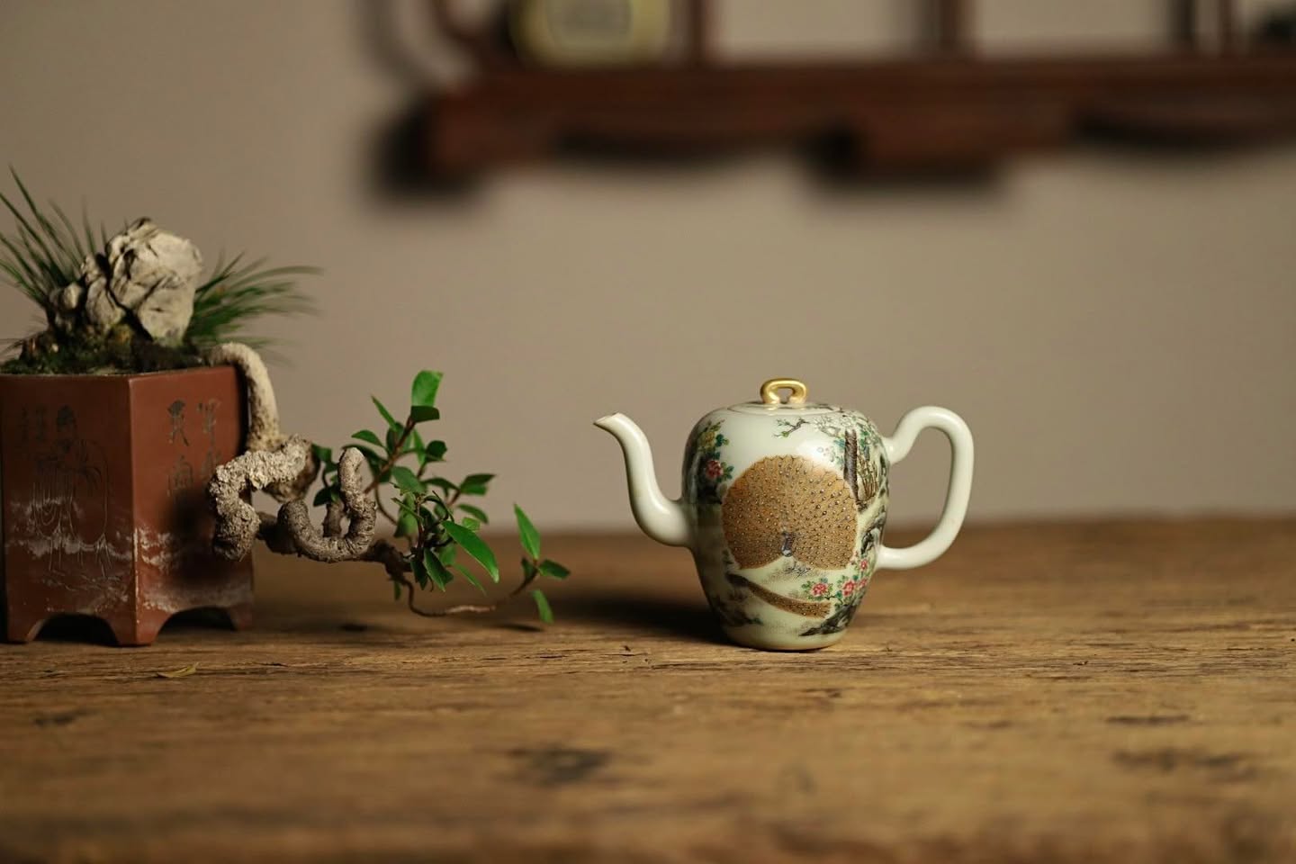 Ấm Mỹ Nhân Kiên