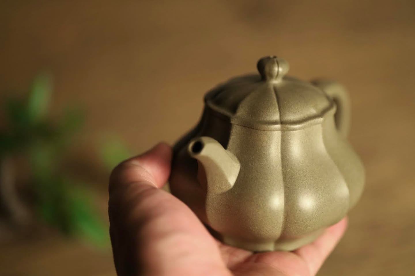 Ấm phan hồ bổ múi · đoàn sa nguyên khoáng 5