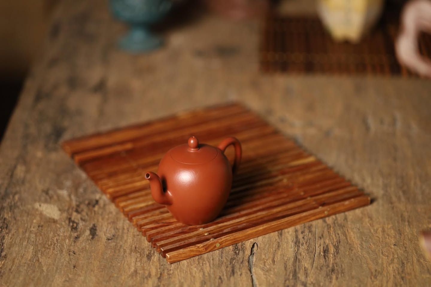 Ấm Mỹ Nhân Kiên Hồ · chu sa