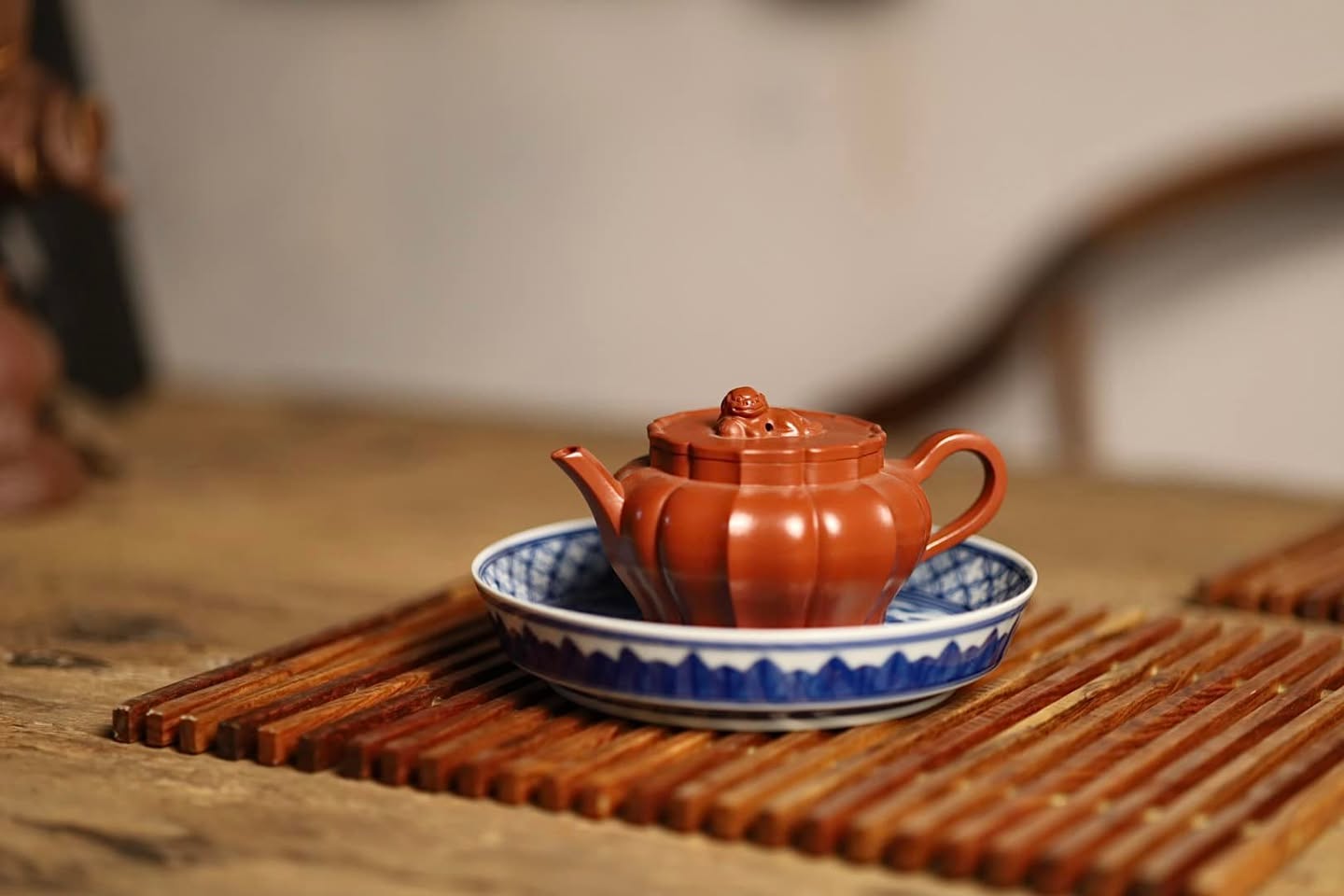 Ấm Độc Lân Toạ Sơn - Cúc Lăng Hồ · Tinh phẩm chu nê