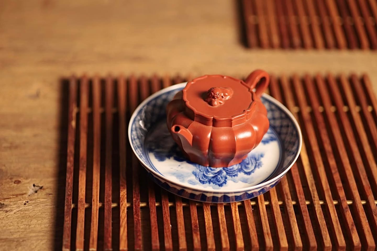 Ấm Độc Lân Toạ Sơn - Cúc Lăng Hồ · Tinh phẩm chu nê 2