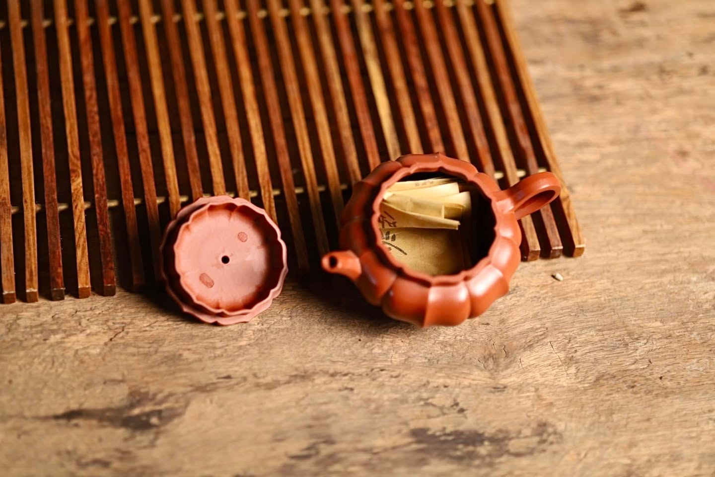 Ấm Độc Lân Toạ Sơn - Cúc Lăng Hồ · Tinh phẩm chu nê 4