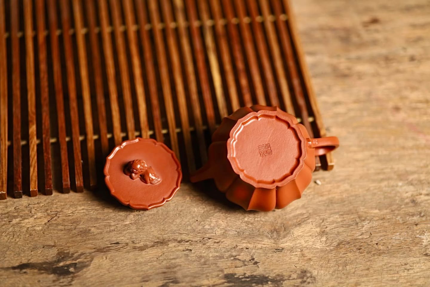 Ấm Độc Lân Toạ Sơn - Cúc Lăng Hồ · Tinh phẩm chu nê 5