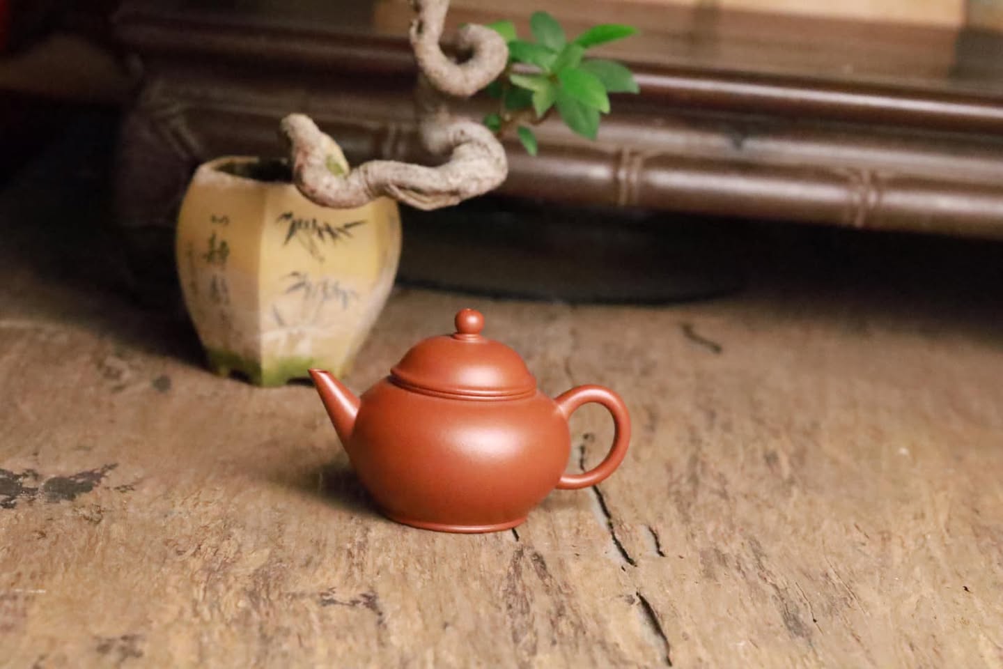 Ấm Thuỷ Bình Hồ · chu sa triệu trang