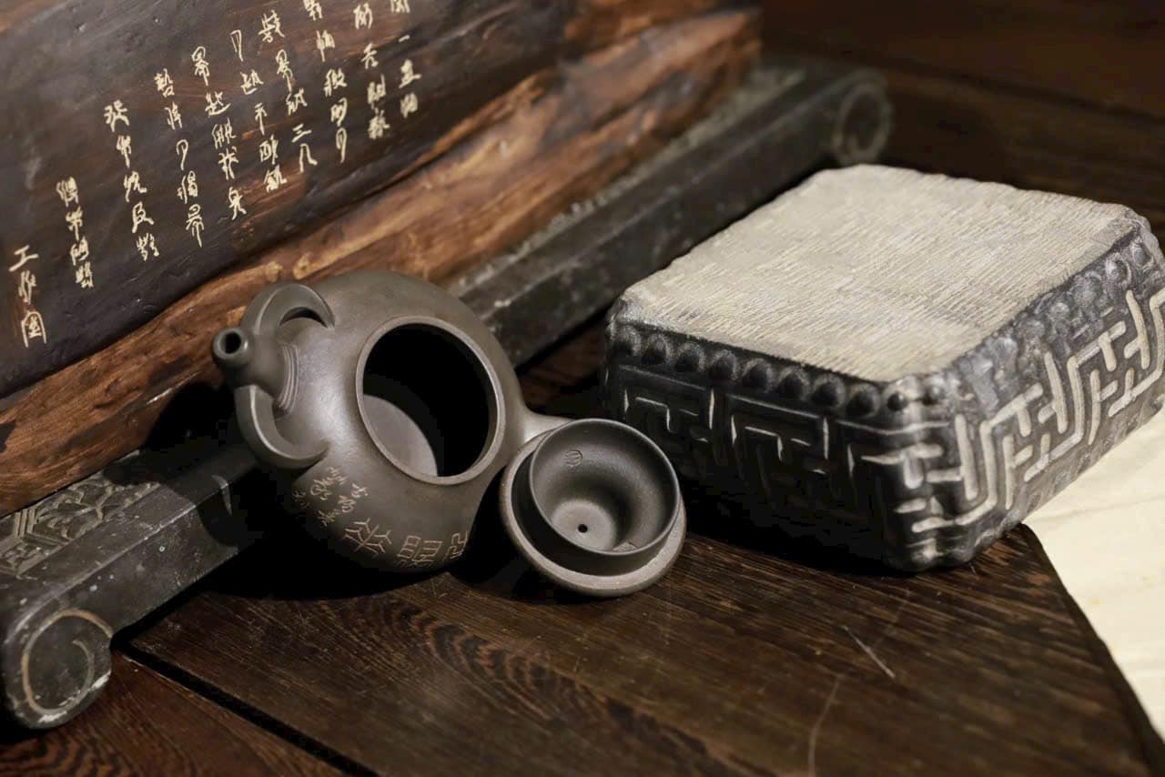Ấm Mục Đồng Hồ · Lão Thanh Hội Nê 5